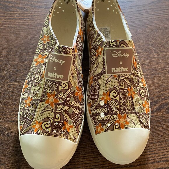 NWT Disney Native Moana Slip On Waterproof Shoes | Women's Size 9, Men's Size 7 - Picture 2 of 10